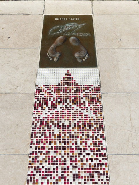 他们通过出 他们通过出